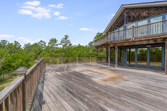 318 Oakridge Cemetery Road, Defuniak Springs, FL 32435