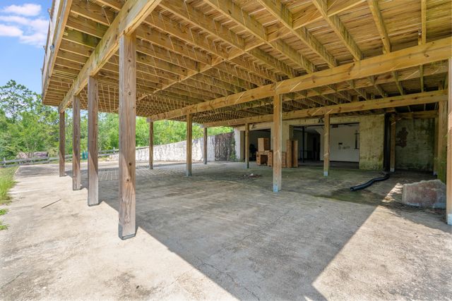 318 Oakridge Cemetery Road, Defuniak Springs, FL 32435