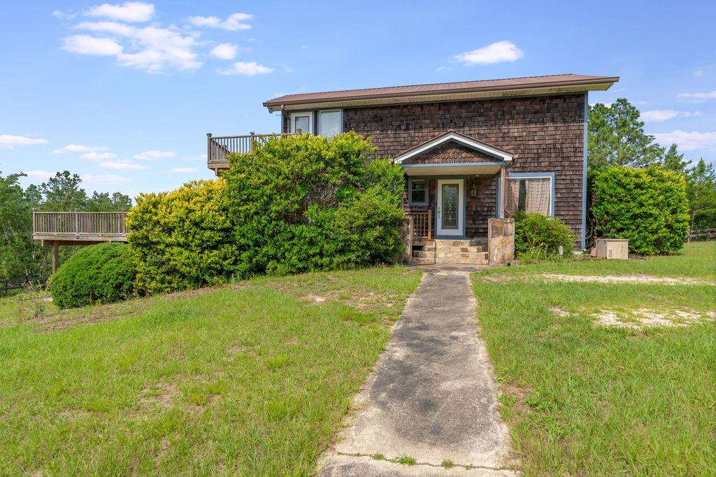 318 Oakridge Cemetery Road, Defuniak Springs, FL 32435