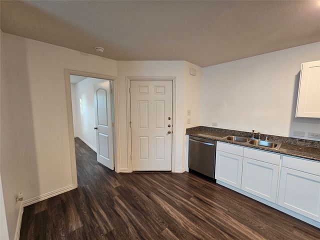 5113 Avenue G, Fort Worth, TX 76105