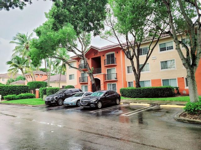 4195 N Haverhill Road 324, West Palm Beach, FL 33417