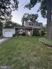 247 POWELL AVENUE, West Berlin, NJ 08091