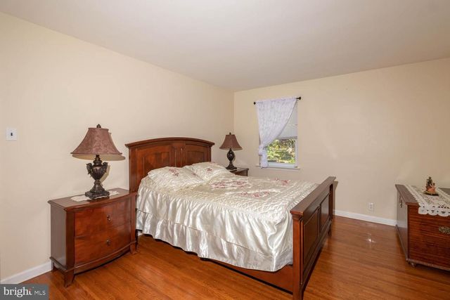 203 W COUNTY LINE RD, Huntingdon Valley, PA 19006