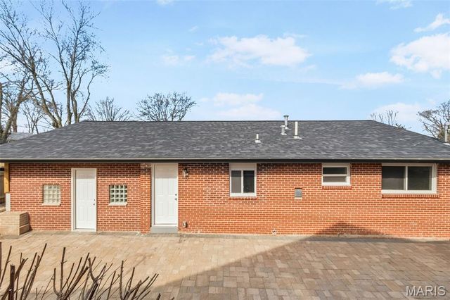 10609 Lochness Court, St Louis, MO 63114