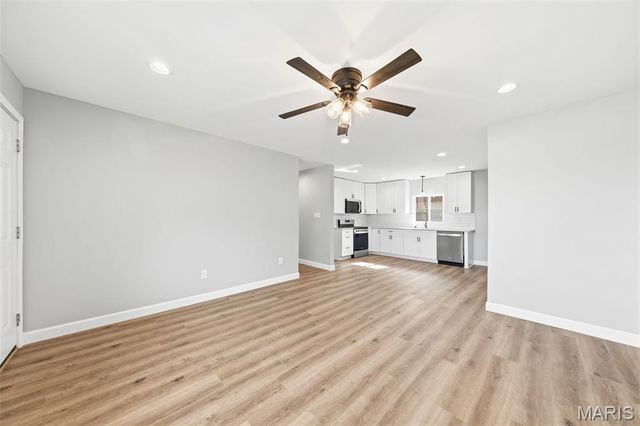 10609 Lochness Court, St Louis, MO 63114