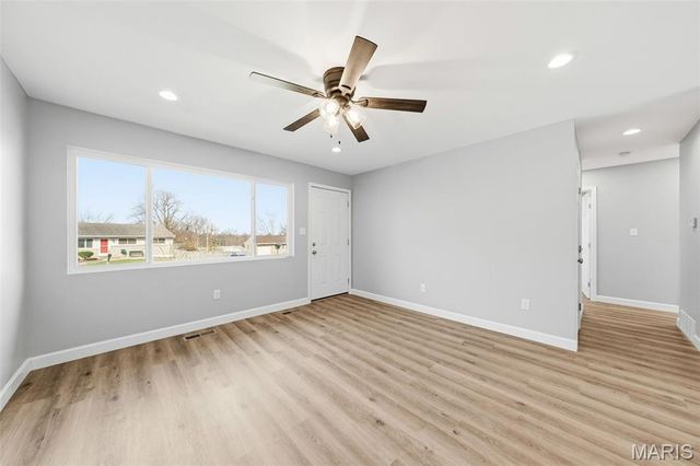 10609 Lochness Court, St Louis, MO 63114