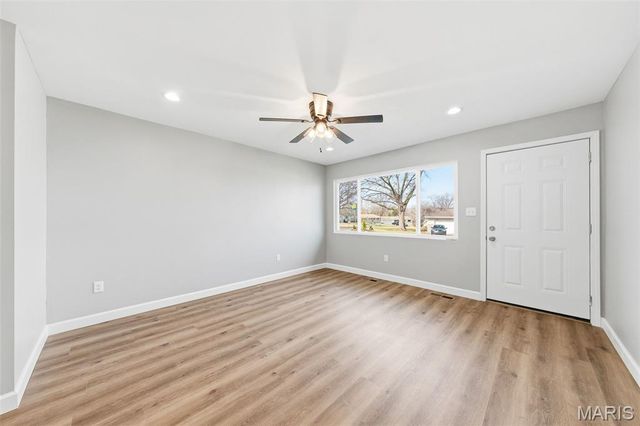 10609 Lochness Court, St Louis, MO 63114