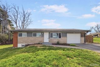 10609 Lochness Court, St Louis, MO 63114