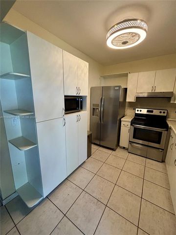 3521 SW 88th Ct, Miami, FL 33165