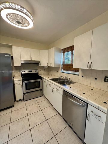 3521 SW 88th Ct, Miami, FL 33165