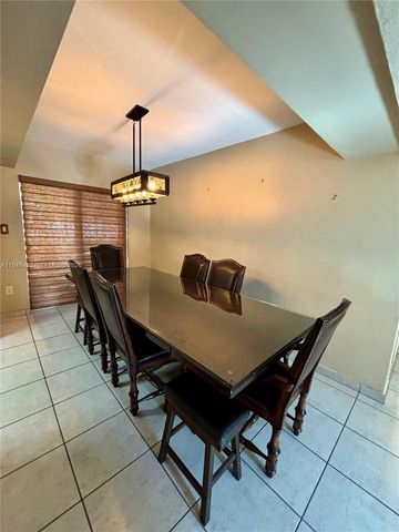 3521 SW 88th Ct, Miami, FL 33165