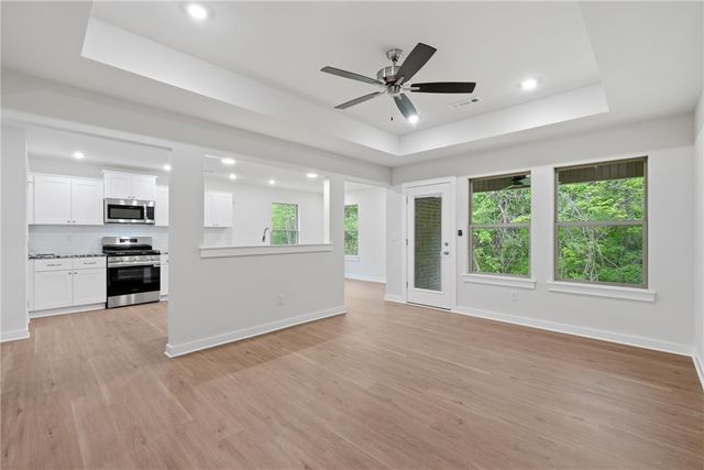1315 Valley Drive, Gentry, AR 72734