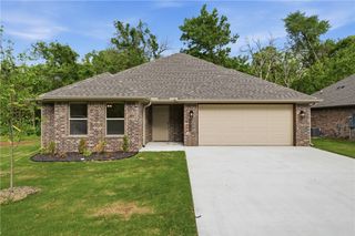 1315 Valley Drive, Gentry, AR 72734