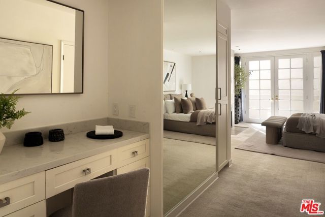 575 S Barrington Avenue 204, Los Angeles, CA 90049