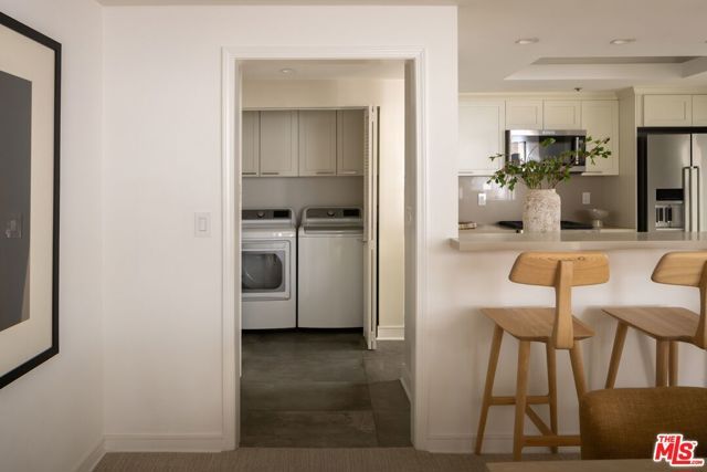 575 S Barrington Avenue 204, Los Angeles, CA 90049