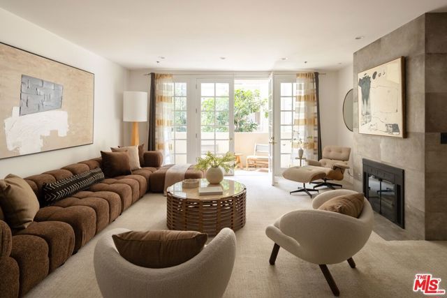 575 S Barrington Avenue 204, Los Angeles, CA 90049