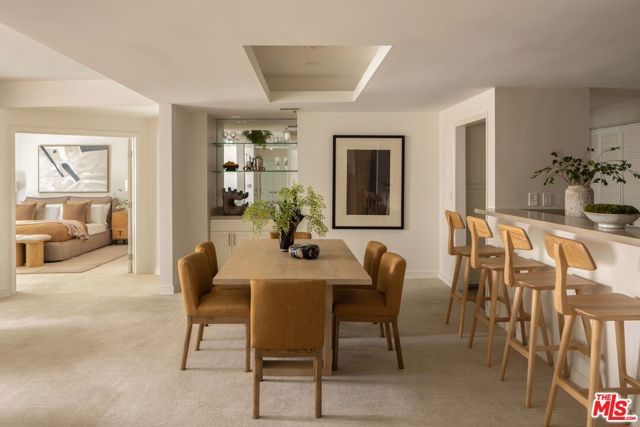 575 S Barrington Avenue 204, Los Angeles, CA 90049