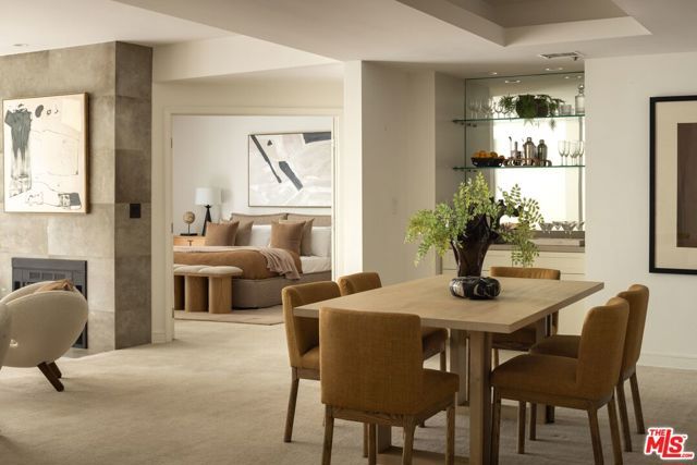 575 S Barrington Avenue 204, Los Angeles, CA 90049