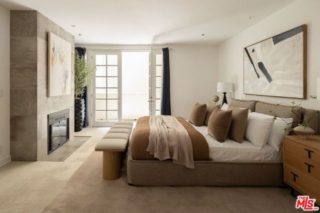 575 S Barrington Avenue 204, Los Angeles, CA 90049