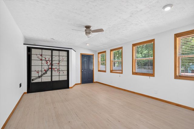 1345 E Walnut Street, Springfield, MO 65802
