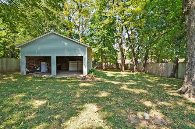 1345 E Walnut Street, Springfield, MO 65802