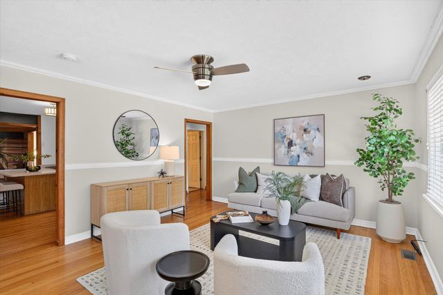 1345 E Walnut Street, Springfield, MO 65802