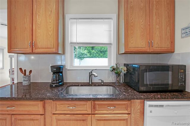 16899 Beech Daly Road, Redford, MI 48240
