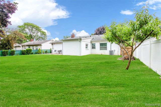 16899 Beech Daly Road, Redford, MI 48240