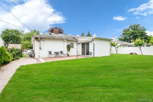 16899 Beech Daly Road, Redford, MI 48240