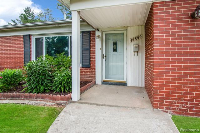 16899 Beech Daly Road, Redford, MI 48240