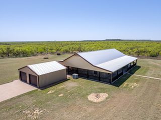 1987 CR 422, Coleman, TX 76834