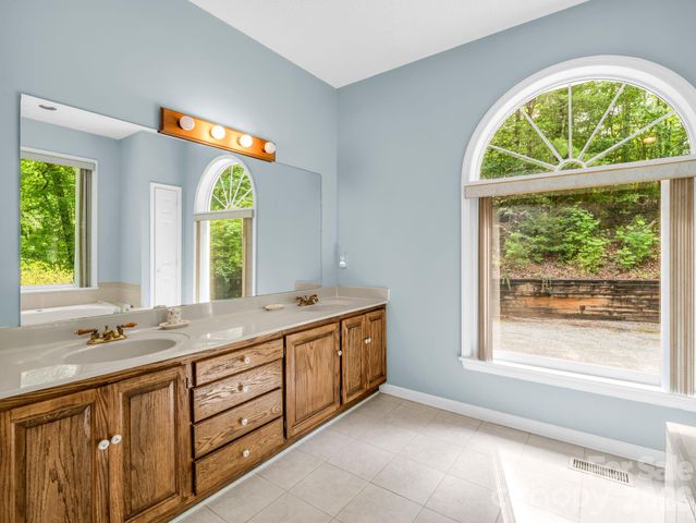 385 Park Street, Columbus, NC 28722