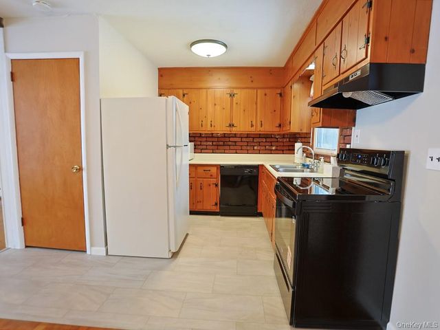 8 Wood Terrace, Newburgh, NY 12550