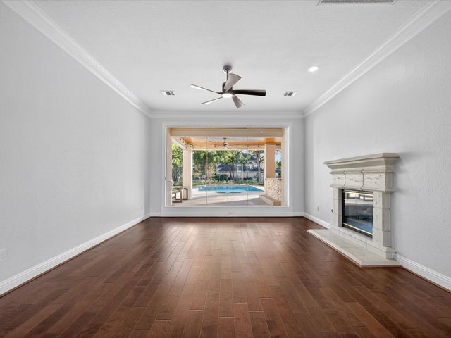 11 Gleannloch Estates Drive, Spring, TX 77379