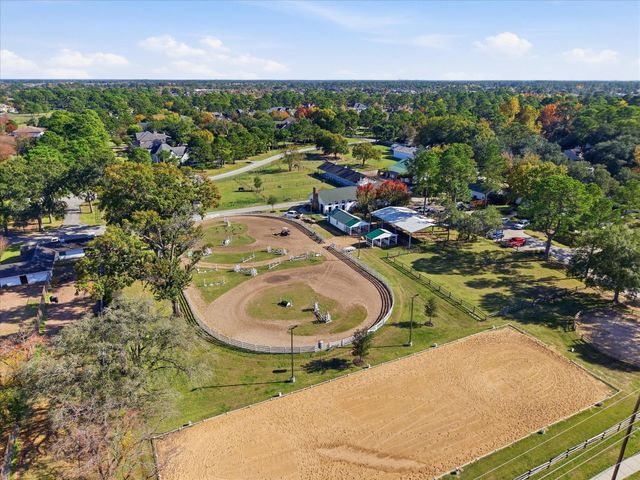 11 Gleannloch Estates Drive, Spring, TX 77379