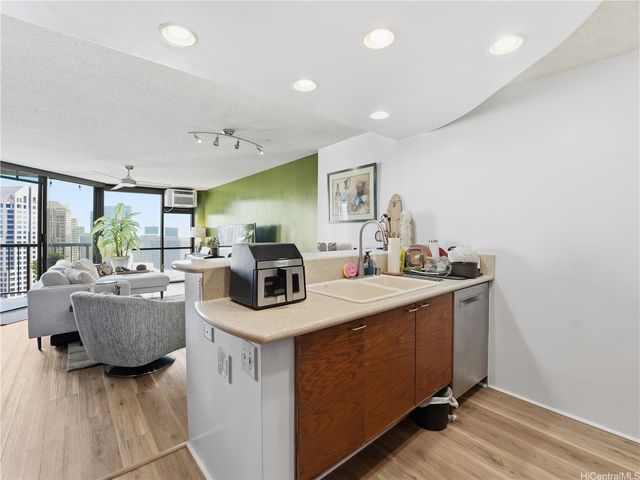 60 N Beretania Street 3010, Honolulu, HI 96817