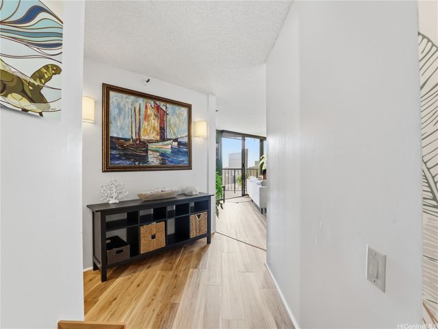 60 N Beretania Street 3010, Honolulu, HI 96817