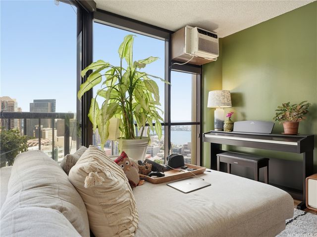 60 N Beretania Street 3010, Honolulu, HI 96817