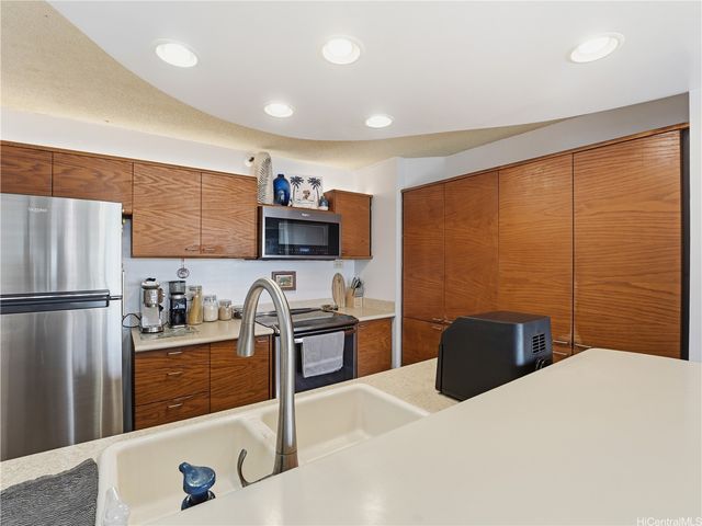 60 N Beretania Street 3010, Honolulu, HI 96817