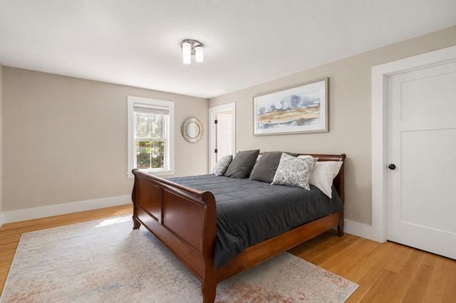 54 Canterbury St A, Hingham, MA 02043