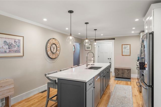 54 Canterbury St A, Hingham, MA 02043