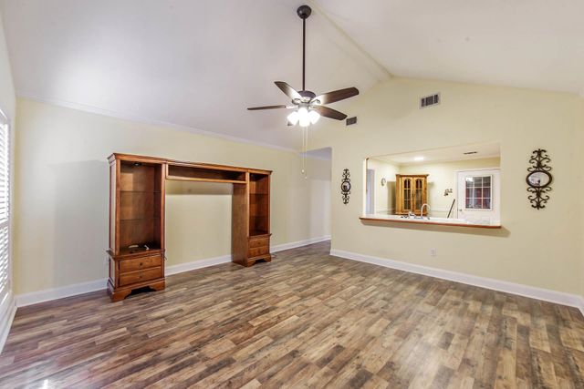 117 Saxony Dr, Houma, LA 70364