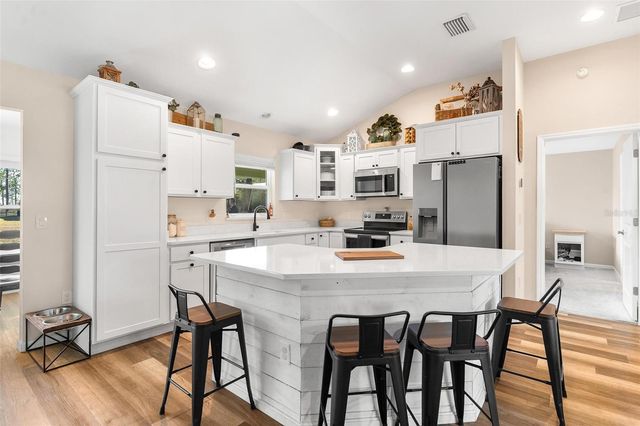 2495 COUNTY ROAD 245D, Oxford, FL 34484