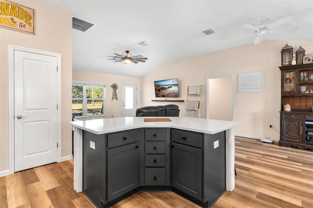 2495 COUNTY ROAD 245D, Oxford, FL 34484