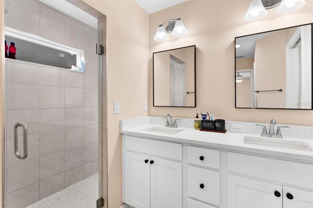 2495 COUNTY ROAD 245D, Oxford, FL 34484