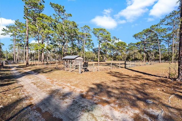 2495 COUNTY ROAD 245D, Oxford, FL 34484