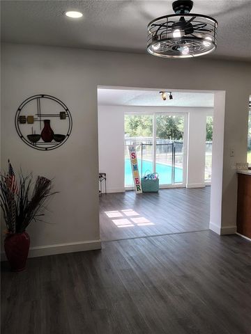 415 E BERESFORD AVENUE, Deland, FL 32724