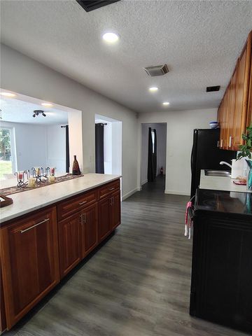415 E BERESFORD AVENUE, Deland, FL 32724