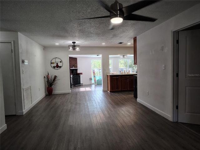 415 E BERESFORD AVENUE, Deland, FL 32724