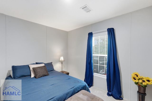 454 Pine Avenue, Midway, GA 31320